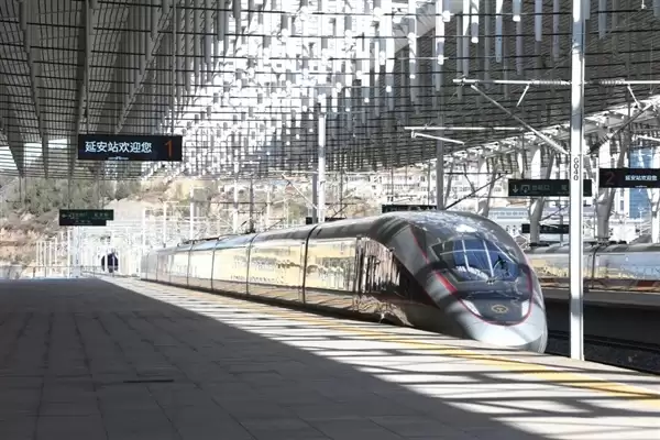 陕北革命老区迈入高铁时代！西安至延安高铁12月26日开通运营