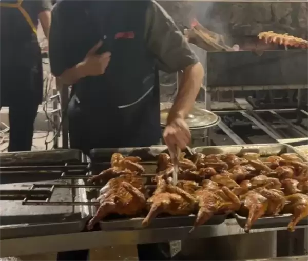 16岁“烤鸡少年”被传喜提迈巴赫 本人回应