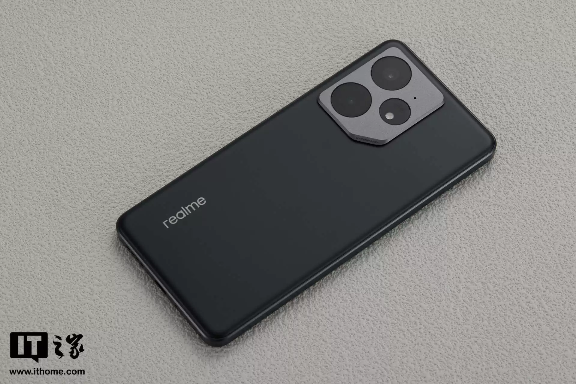 消息称 realme 真我 Neo8 中端新机暂定 1 月登场,搭载骁龙 8 Gen5 处理器