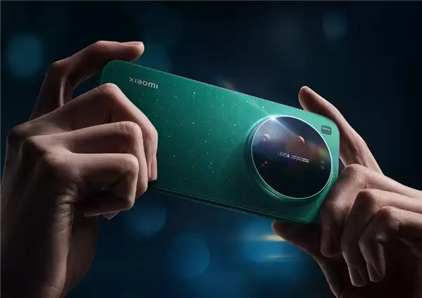 小米17 Ultra跑分现身:第五代骁龙8至尊版、12GB内存起步