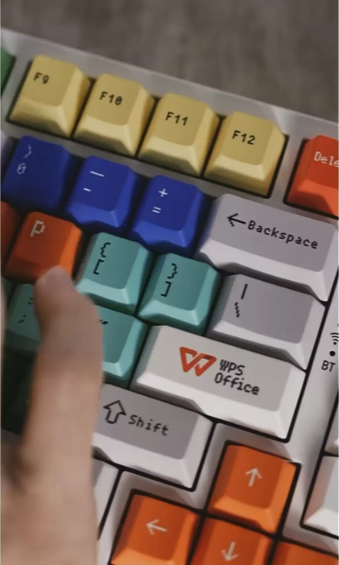 VGN 预热 WPS 联名键盘,12 月 31 日 20:00 发售