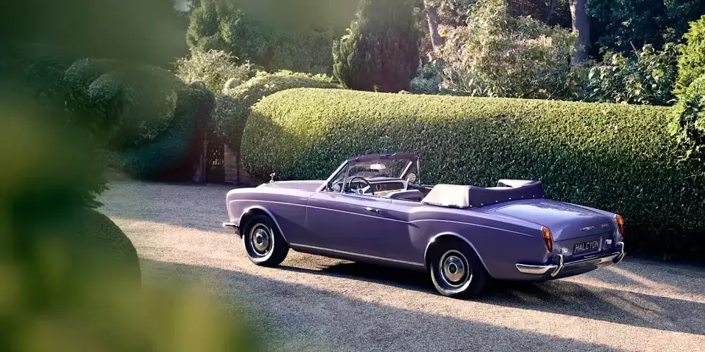 劳斯莱斯险路电动版亮相：800伏平台加持，纯手工打造限量60台