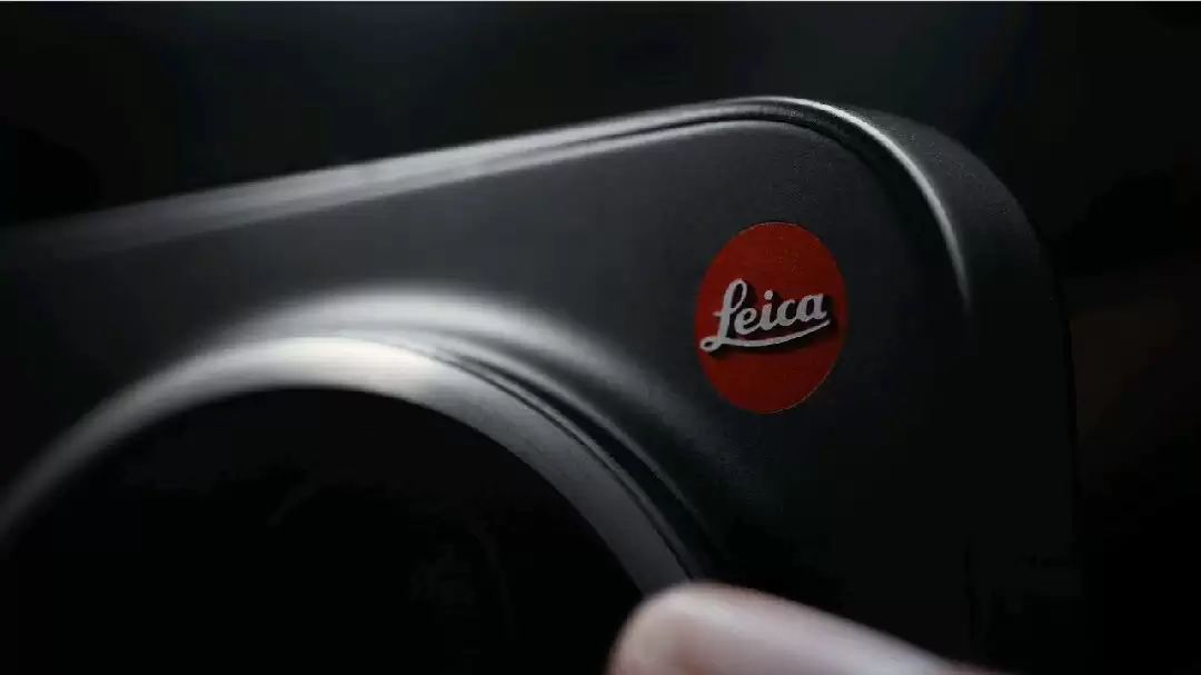 卢伟冰:小米 17 Ultra 徕卡版大师变焦环不是配件,而是手机的一部分