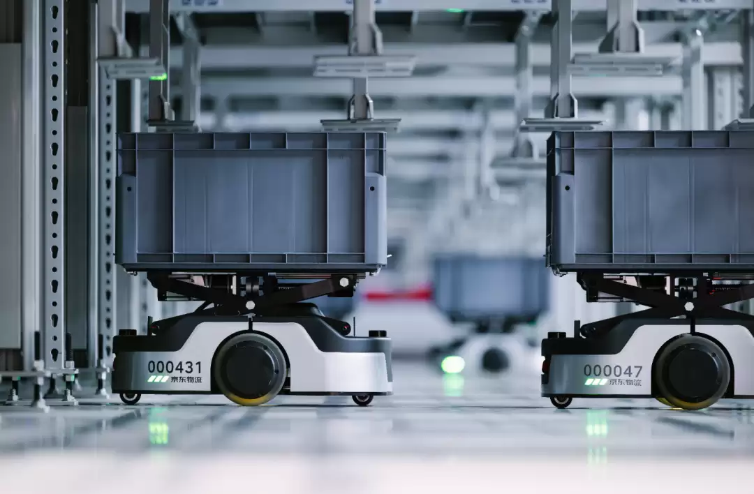 京东物流英国首座智能机器人仓投入运营