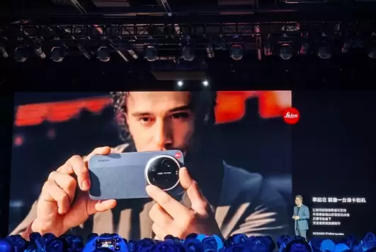 实现相机般精准调控!小米17Ultra徕卡版首搭大师变焦环