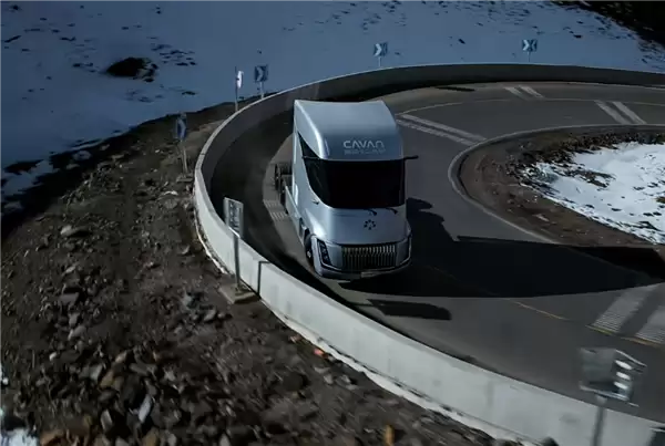 北汽福田发布卡文重卡BEACON量产版，涵盖纯电氢燃料多动力形式