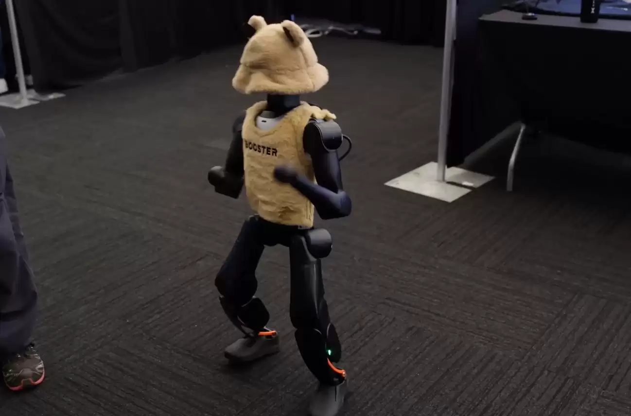 华尔街日报:人形机器人赛道过热,创业者警告技术成熟度被高估