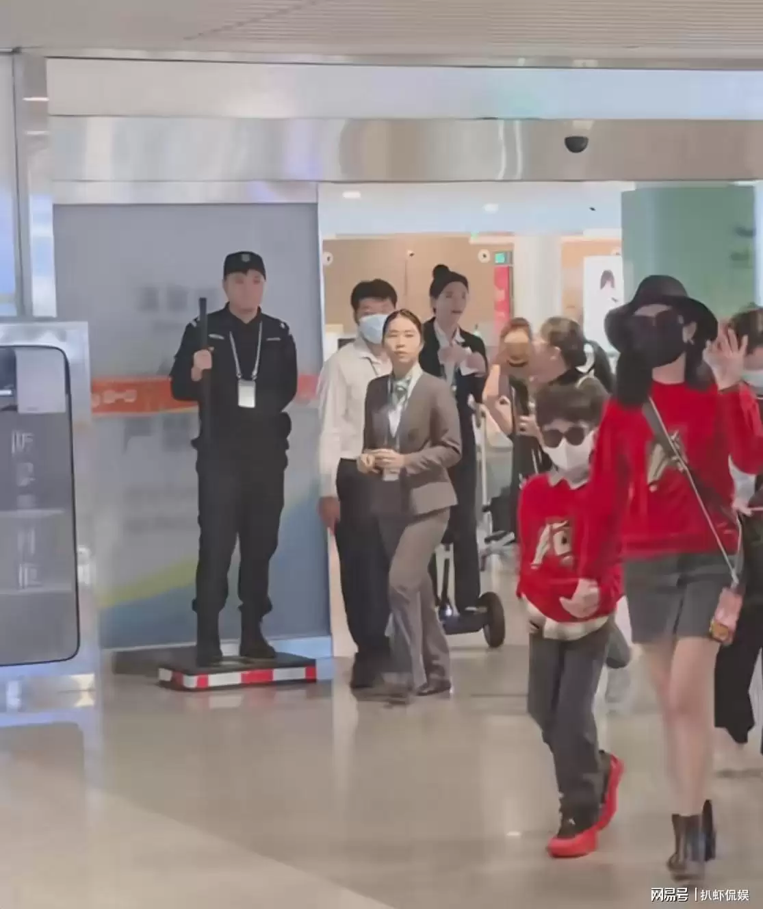 偶遇陈妍希母子