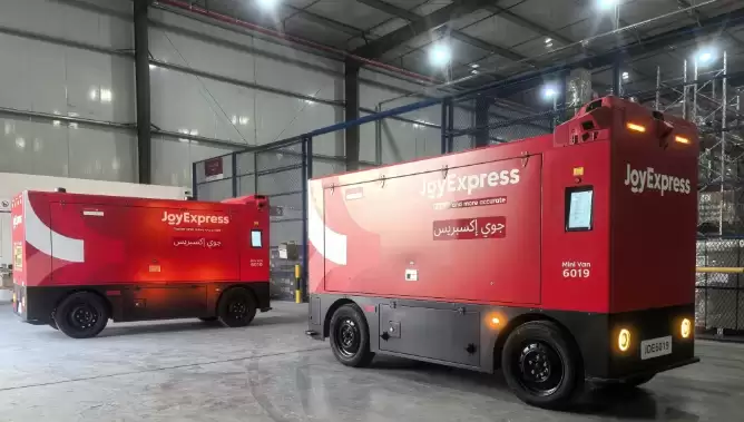 行业首个全车规级无人物流车 2026 年初上市