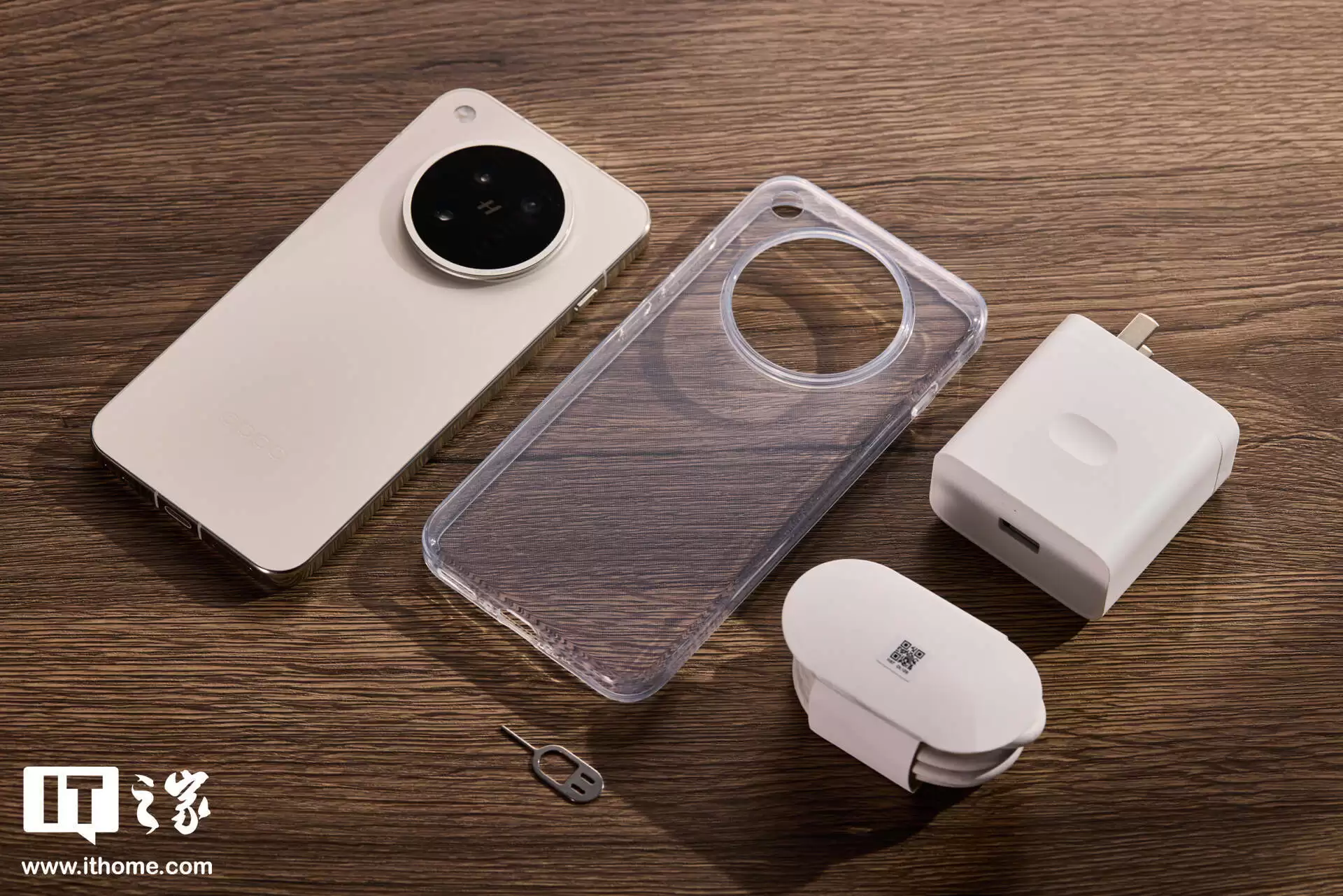 消息称某厂 6.3 英寸小屏机或搭载 2 亿像素 HP5 主摄 + 潜望镜,预计为 OPPO Find X9s