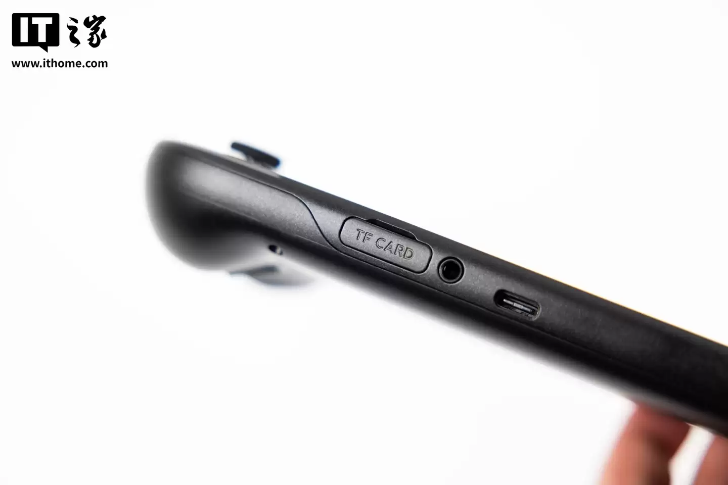 Retroid Pocket 6 掌机终版定型：可模拟 PS2/Switch 游戏