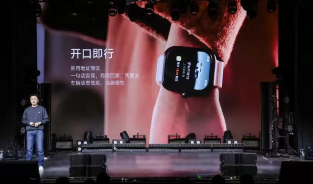 在耳机上装摄像头，这事能成吗？