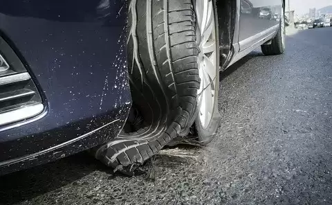 春节返乡必看：轮胎暗藏三大定时炸弹，超期服役=拿生命赶路