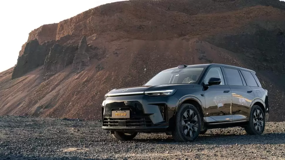 传褀向往S9荣获“全工况辅助驾驶适用性标杆” 标配华为乾崑智驾ADS 4