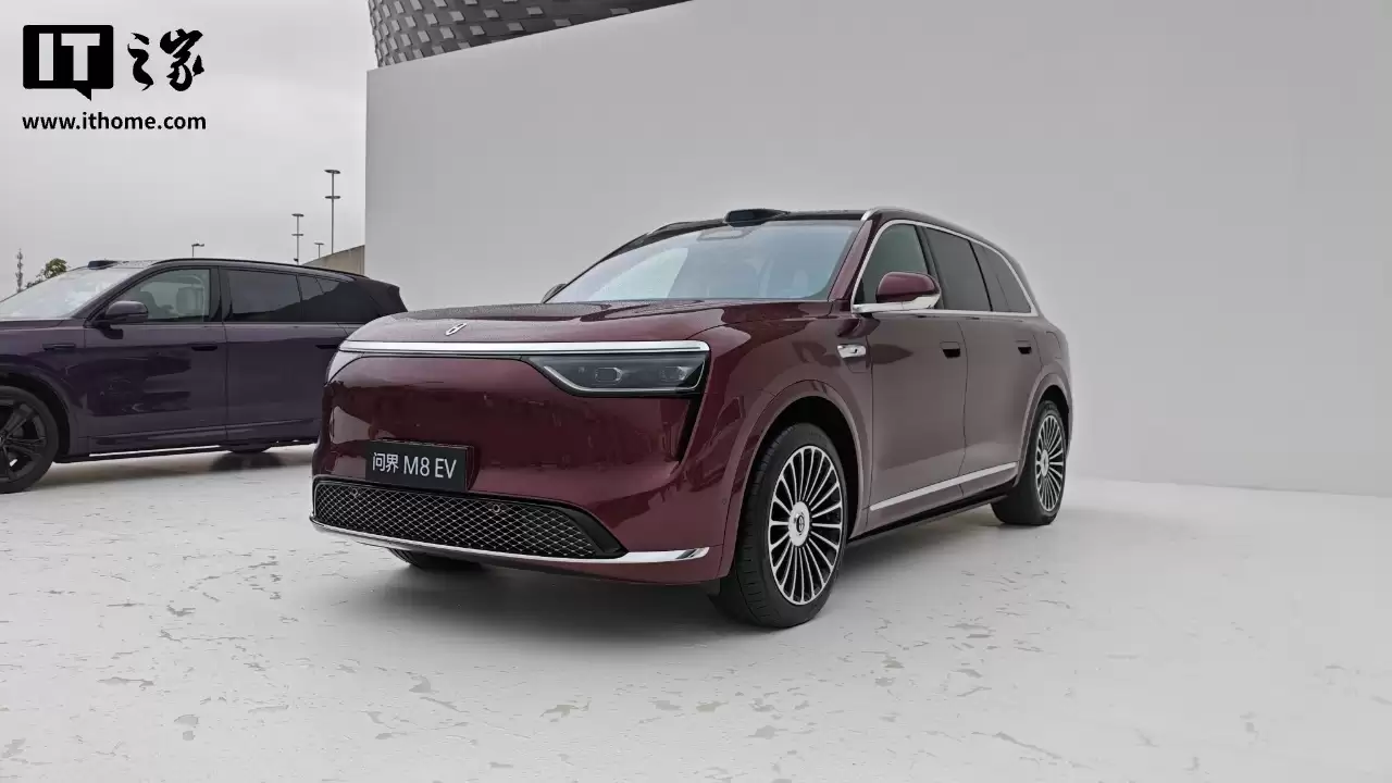 四十万级销冠：鸿蒙智行问界 M8 家庭智慧旗舰 SUV 上市 8 个月交付破 15 万台