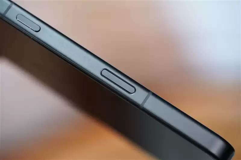 首发10000mAh大电池!荣耀WIN全面评测:原以为续航无敌 没想到性能释放更是不讲道理!