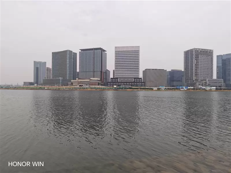 首发10000mAh大电池!荣耀WIN全面评测:原以为续航无敌 没想到性能释放更是不讲道理!