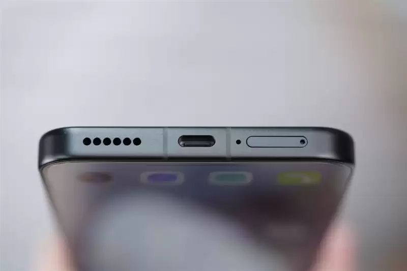 半年内没有对手!荣耀WIN RT评测:2699元首发1万mAh大电池 这才是性价比电竞机!