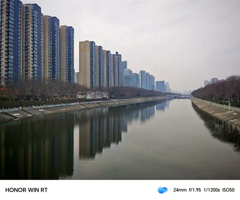 半年内没有对手!荣耀WIN RT评测:2699元首发1万mAh大电池 这才是性价比电竞机!