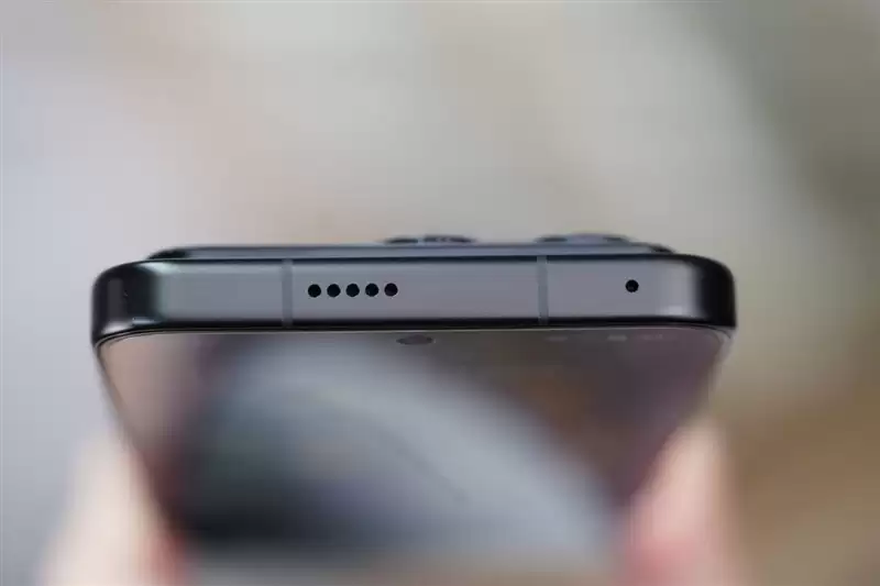 半年内没有对手!荣耀WIN RT评测:2699元首发1万mAh大电池 这才是性价比电竞机!