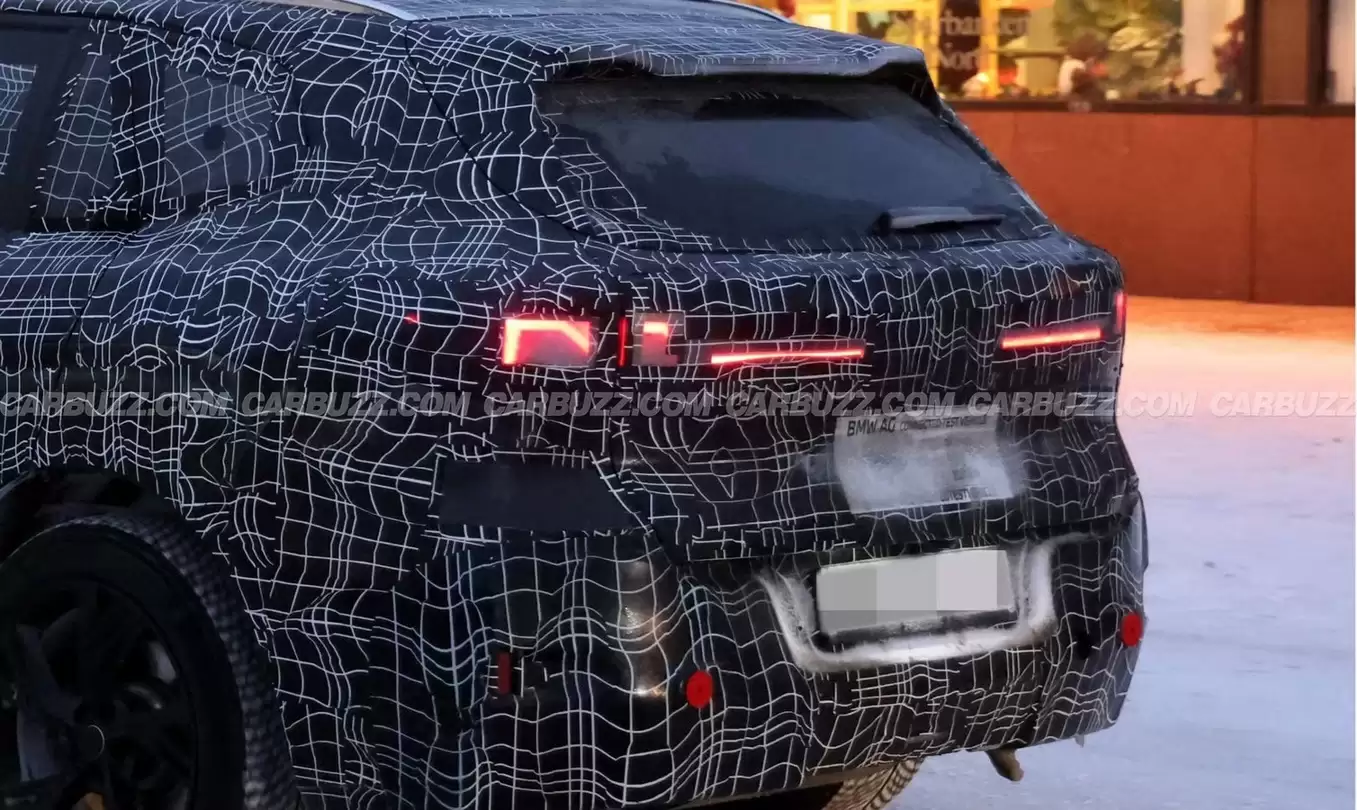 第五代燃油版宝马 X5 路试谍照曝光，“新世纪”前脸设计