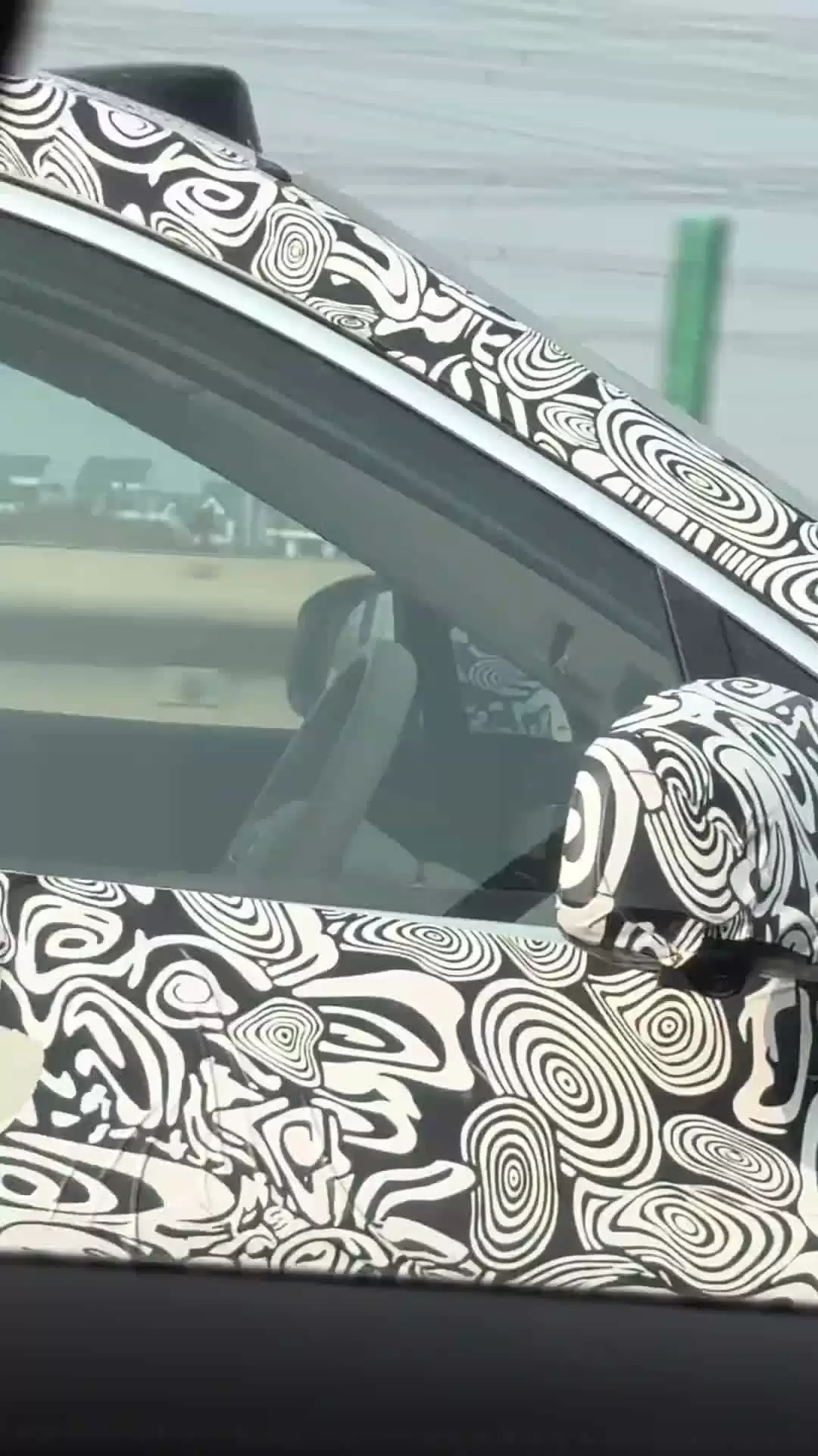 车自己在开：问界新测试车路试视频曝光，或实现 L4 高度自动驾驶