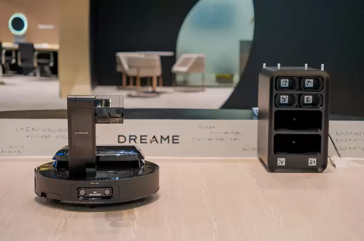 追觅扫地机器人释放CES悬念海报,疑似具身智能新突破