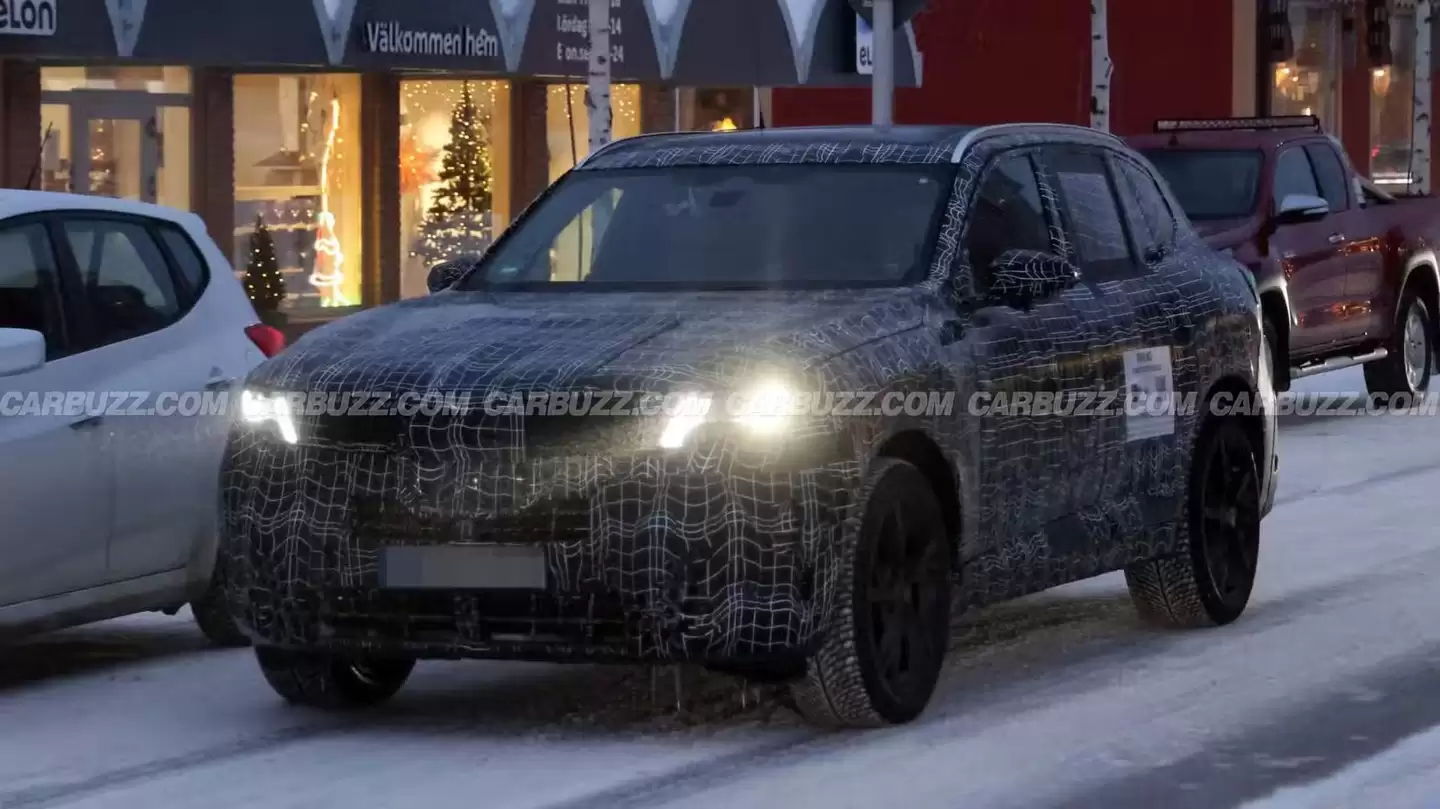 第五代燃油版宝马 X5 路试谍照曝光，“新世纪”前脸设计