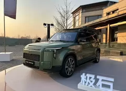 极石ADAMAS上市首月订单破2000，硬派设计+豪华配置抢占中大型SUV市场