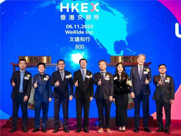 实力收官 2025!文远知行双市上市 +62 项大奖,交出自动驾驶行业亮眼答卷