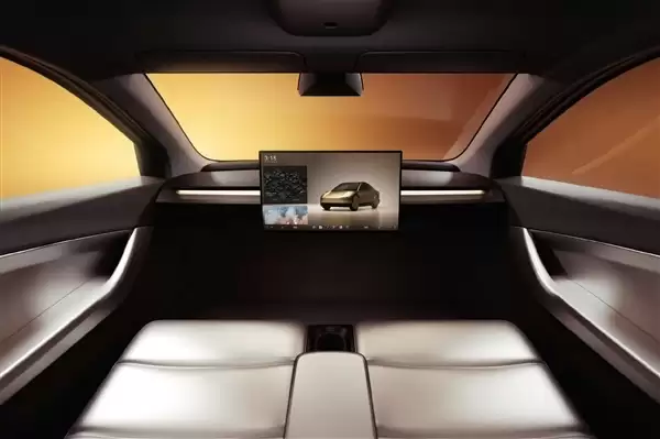 马斯克：不带方向盘的特斯拉CyberCab将于4个月后投产