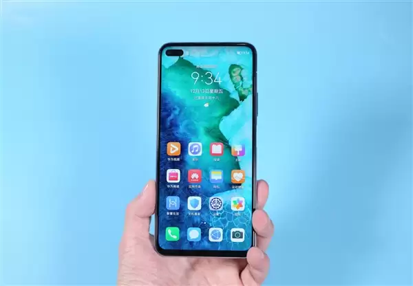 不忘麒麟990老旗舰！荣耀V30/30 Pro等6款机型喜提鸿蒙OS 4.2更新