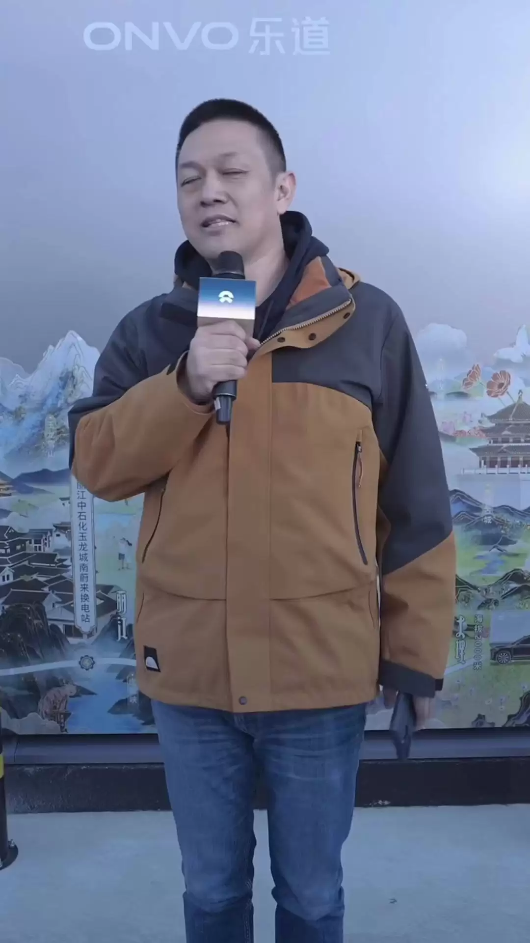 蔚来五代换电站今年开建、兼容三大品牌,李斌称2026年目标建设至少1000座