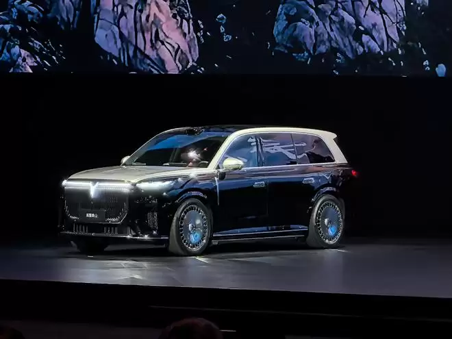 硬核配置旗舰气场 岚图泰山售37.99万-45.99万