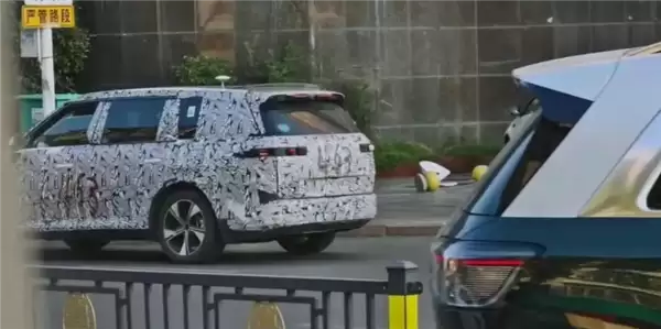 神似900!领克800谍照曝光:方正造型+Y形日行灯