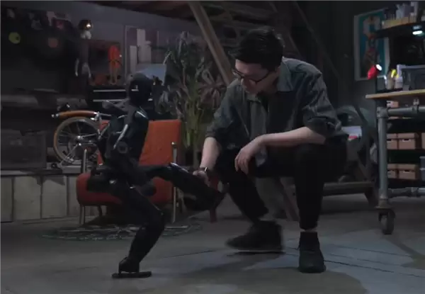 “稚晖君”发布全球首个个人机器人：轻松塞进背包拎着就能走