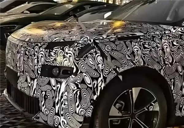 神似900!领克800谍照曝光:方正造型+Y形日行灯