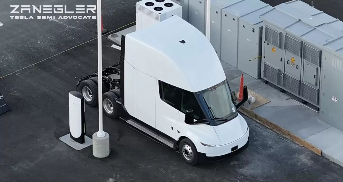 特斯拉Semi电动卡车充电视频流出:1.2 MW极速补能