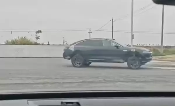 套了个S9的壳子 享界神秘新车路试：离地间隙超高