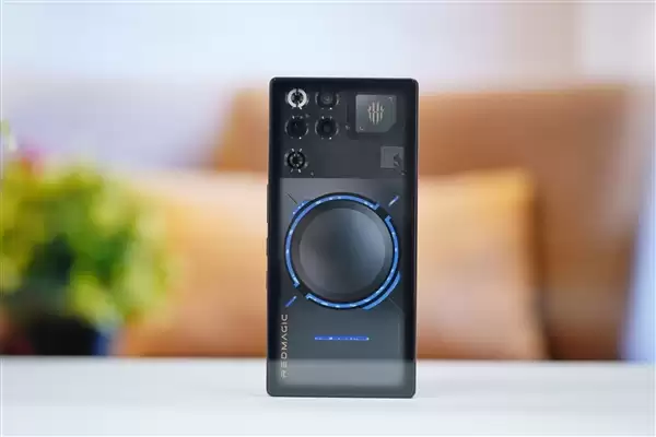 迄今性能最强安卓手机!红魔11 Pro+ 411万分独孤求败