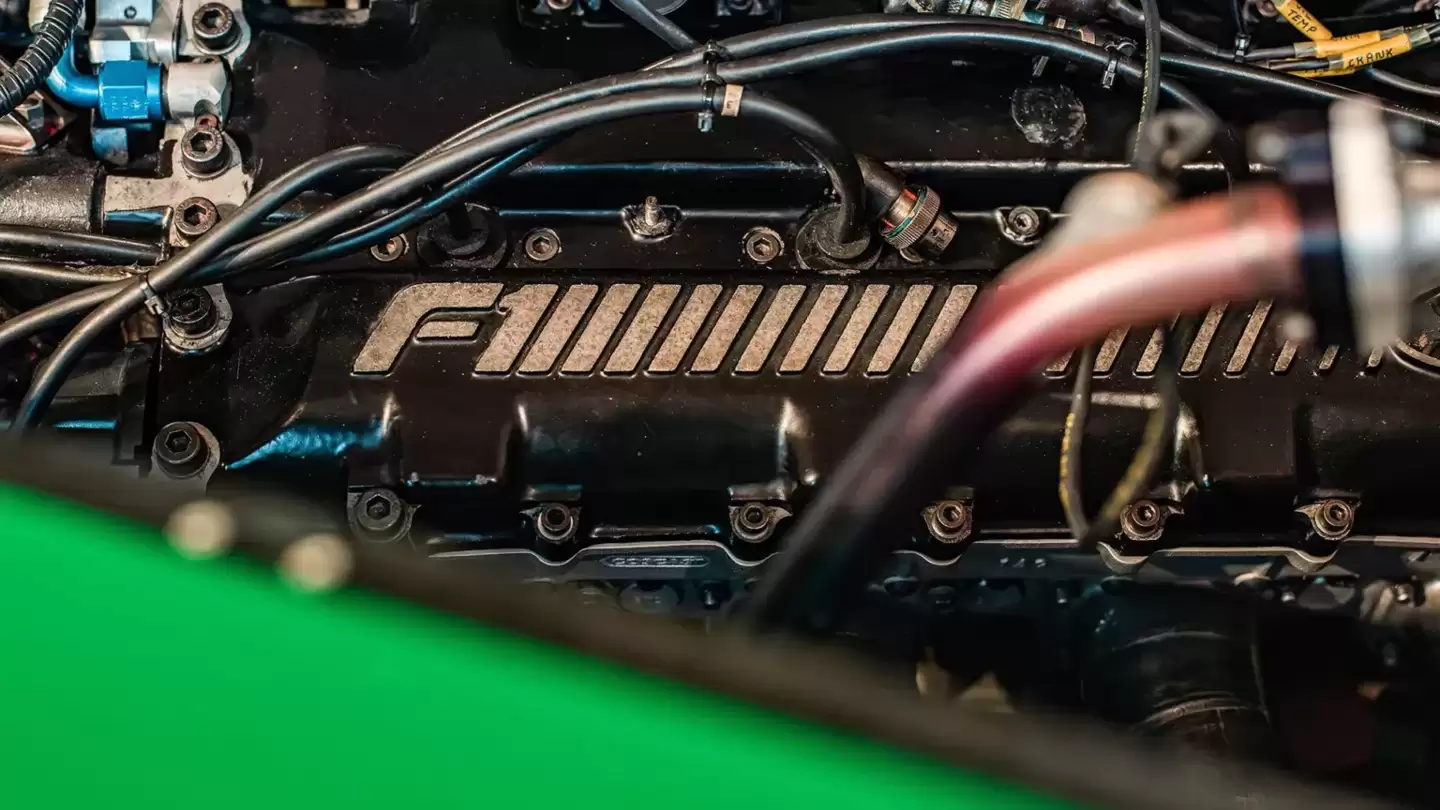 助力传奇车手舒马赫首次夺冠的F1赛车即将拍卖，估值近千万美元