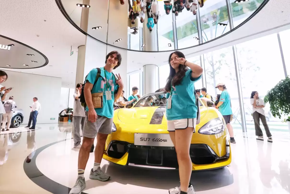 “虎妈”、网红都想看 美媒关注小米工厂参观热:中国最难抢的名额