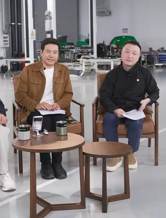 雷军否认小米7000法务：希望新的一年强化团队建设，坚决打击水军