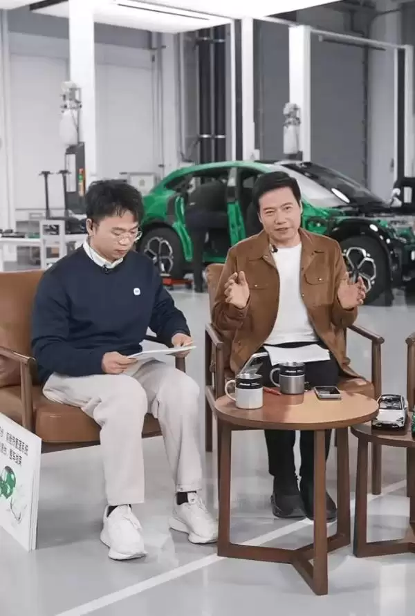 雷军直播回应舆论攻击：拒绝恶意抹黑，呼吁理性讨论