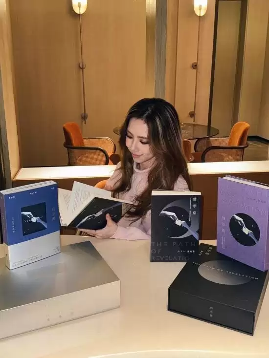 邓紫棋跨界写科幻小说!298元销量超20万册 入围银河奖票选名单