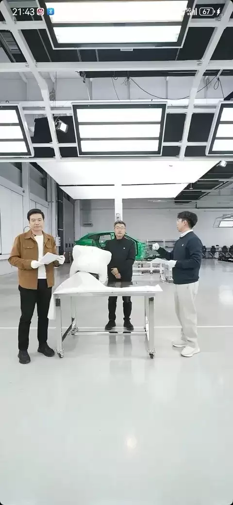 雷军直播拆解小米YU7,详解HAD增强版智能驾驶新突破