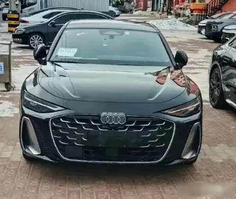 全新一代奥迪A6L实车曝光，科技与运动重塑豪华