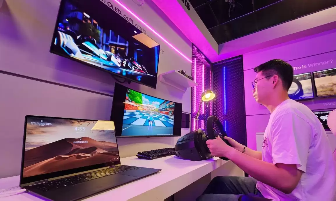 三星显示 CES 2026 秀肌肉:AI OLED 机器人、耐低温车载屏等显示技术亮相