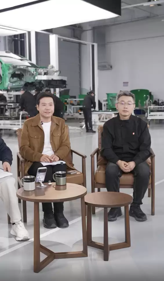 雷军直播拆解小米YU7，揭秘定制化造车细节
