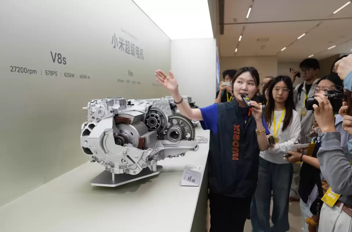 “虎妈”、网红都想看 美媒关注小米工厂参观热:中国最难抢的名额